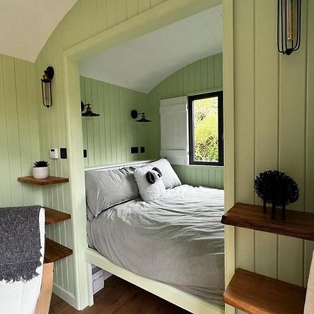 Hettie Luxury Shepherds Hut Semley Exteriör bild